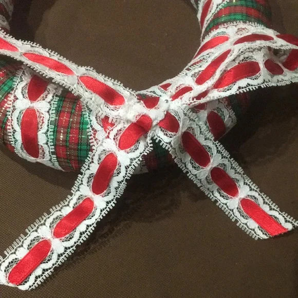 Hand Made Mini Christmas Wreath - Picture 5 of 7